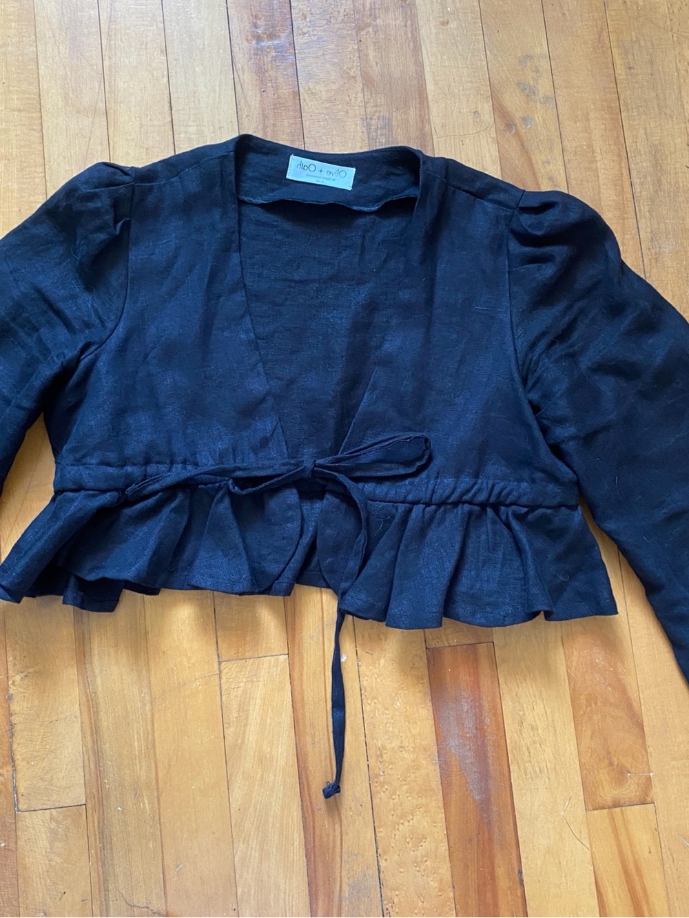 Linen Ruffle Tie Crop Top - Picture 2 of 5